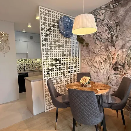 Apartman Miodowy Dom Exspanse 44 Z Balkonem I Parkingiem Kołobrzeg