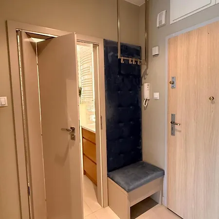 Miodowy Dom Exspanse 44 Z Balkonem I Parkingiem Apartman